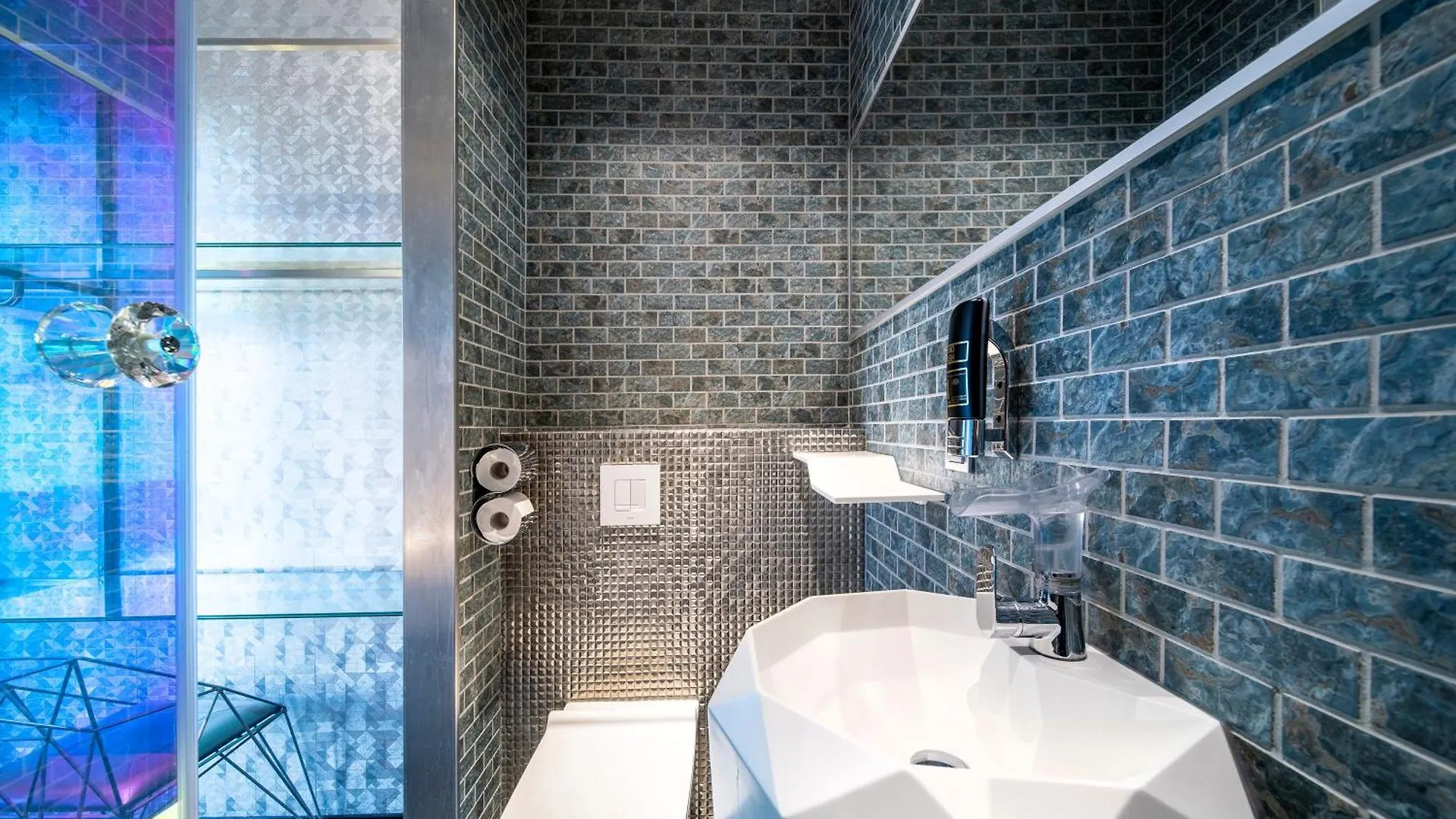 Diamond Capsule Hotel Amsterdam South Amstelveen