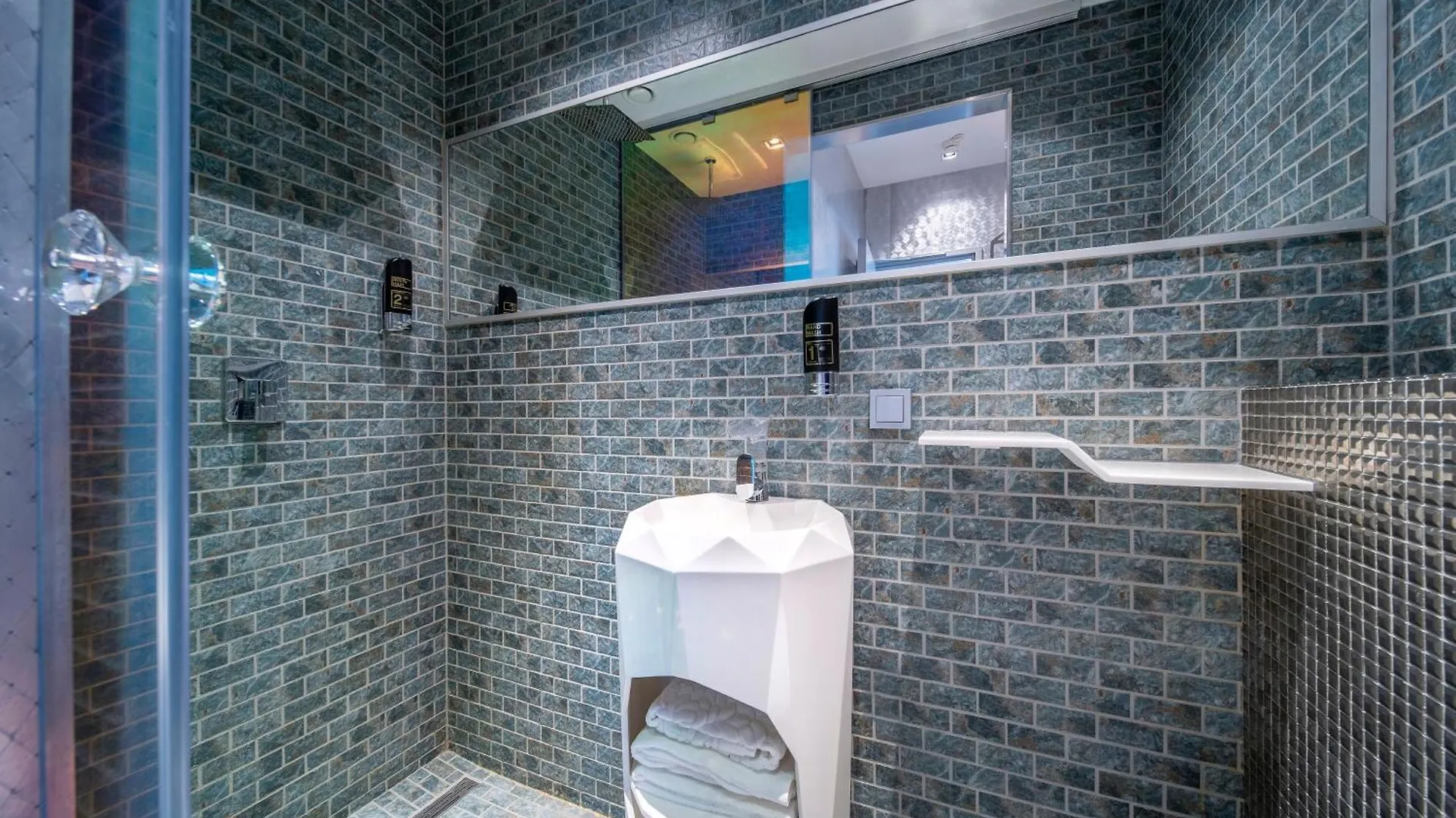 Diamond Capsule Hotel Amsterdam South Amstelveen