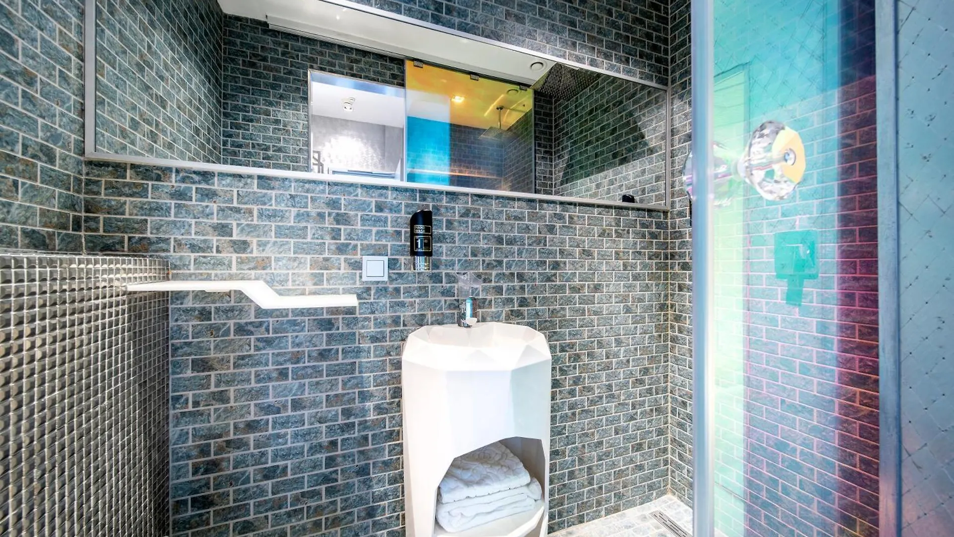 Diamond Capsule Hotel Amsterdam South Amstelveen 2*,