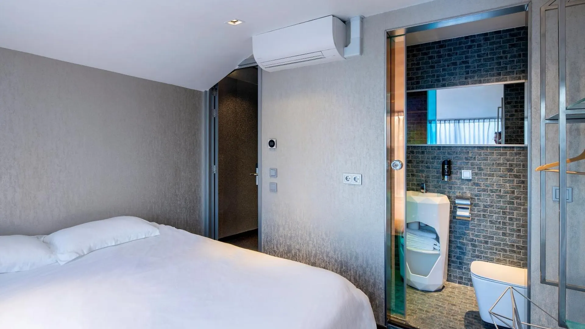 Diamond Capsule Hotel Amsterdam South Amstelveen