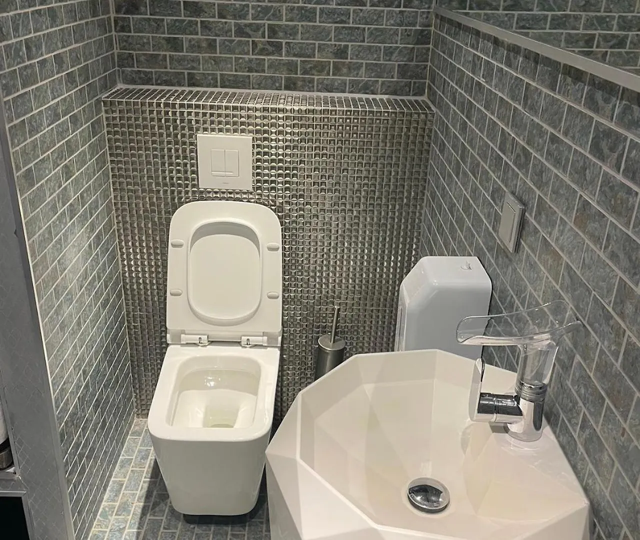 Diamond Capsule Hotel Amsterdam South Amstelveen