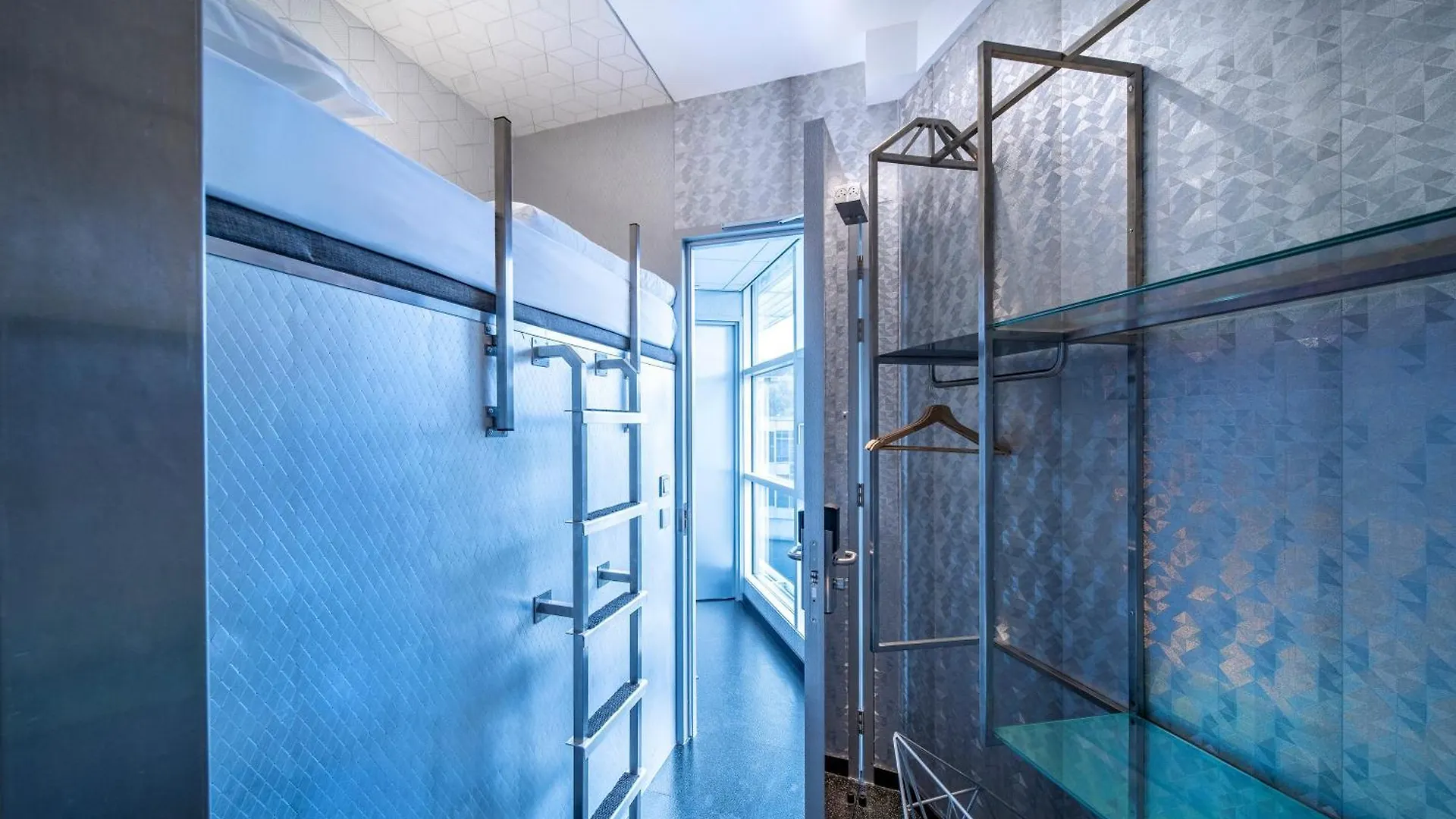 Diamond Capsule Hotel Amsterdam South Amstelveen